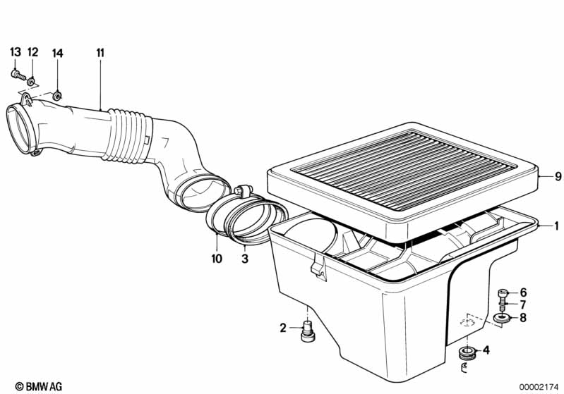 Bottom air cleaner housing/air cleaner