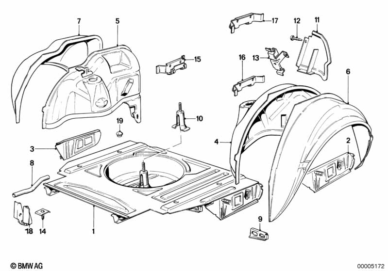 Floor panel trunk/wheel housing rear