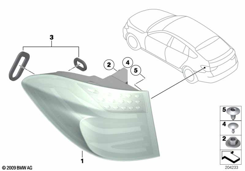 Rear light in the side panel