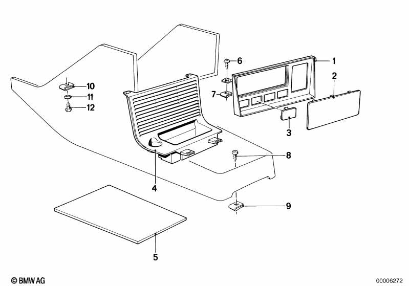 Storing part./moulding radio cut-out