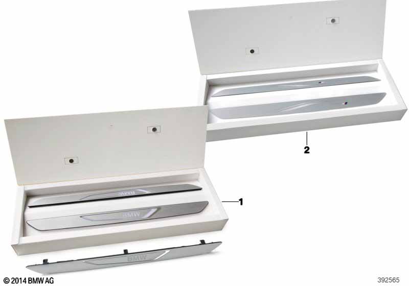 Illuminated door sill strip