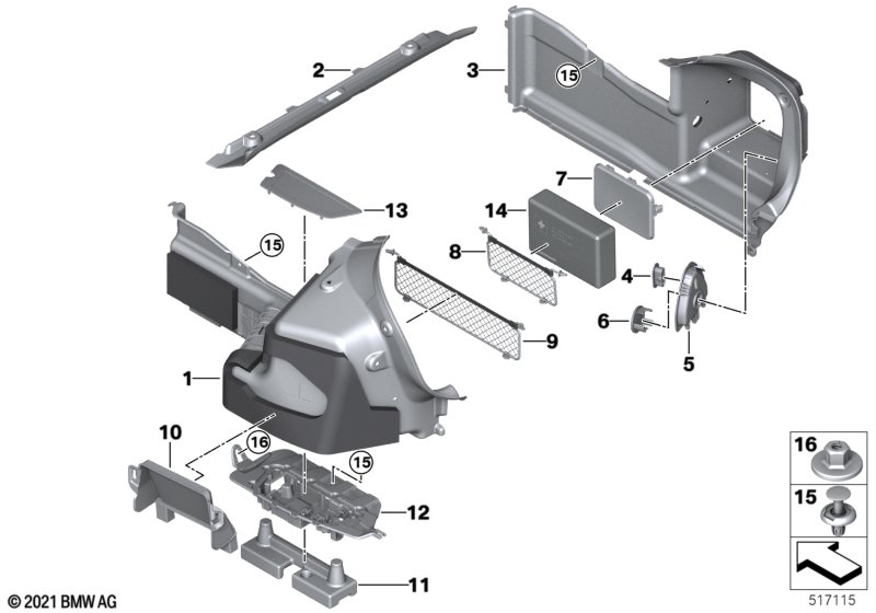 Lateral trunk floor trim panel
