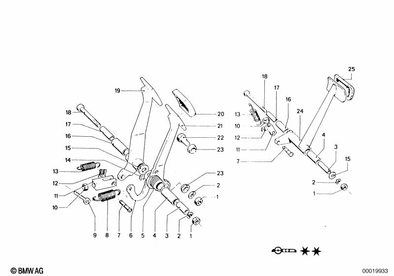 Pedals-supporting bracket/clutch pedal