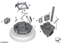 TOOLKIT/WARNING TRIANGLE/FIRST-AID KIT